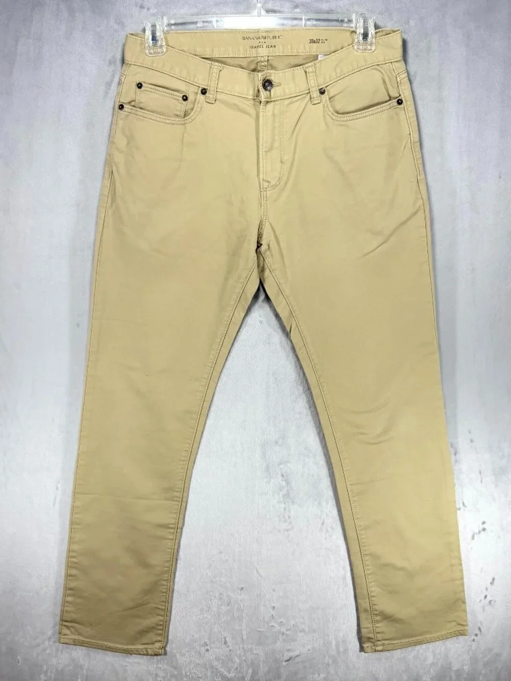 Banana Republic Traveler Jeans Men's 33x32 Slim Fit Khaki Stretch Chino Pants